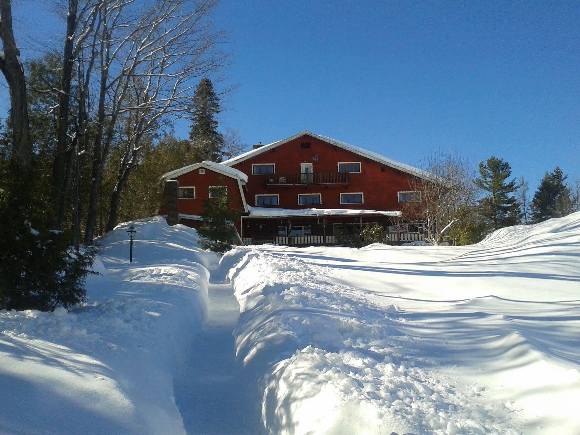 Auberge The Parker'S Lodge Inn Val-David Exterior photo